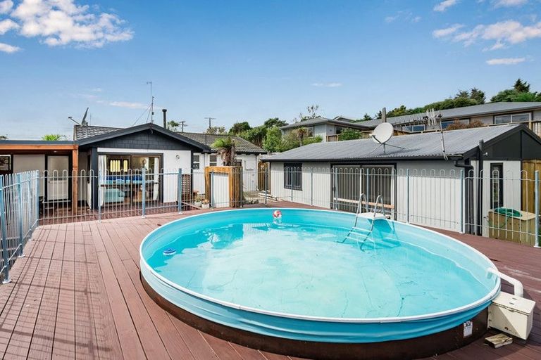 Photo of property in 18 Ruru Road, Otaihanga, Paraparaumu, 5036