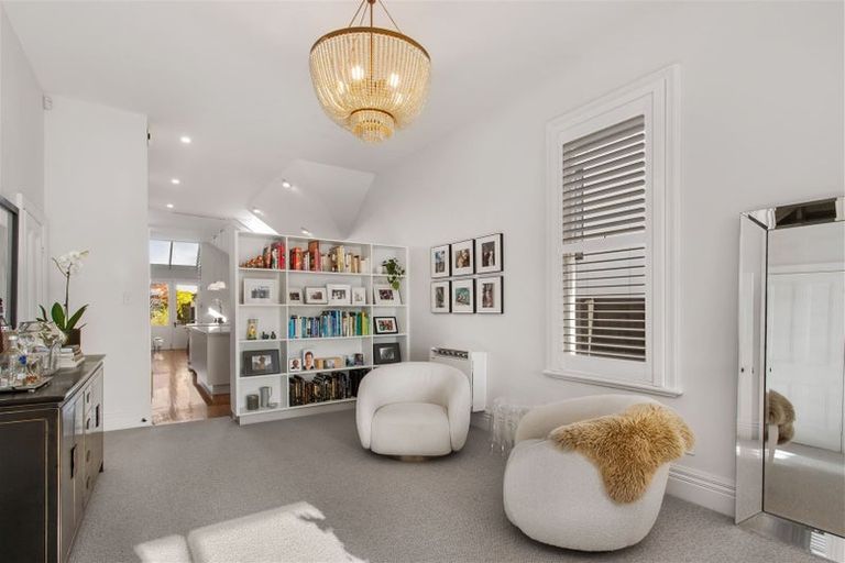 Photo of property in 52 Office Road, Merivale, Christchurch, 8014