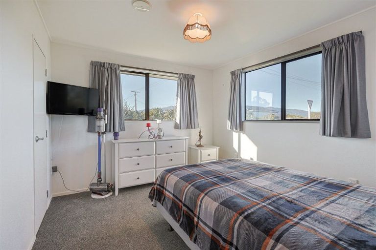 Photo of property in 16 Hunter Street, Westport, 7825