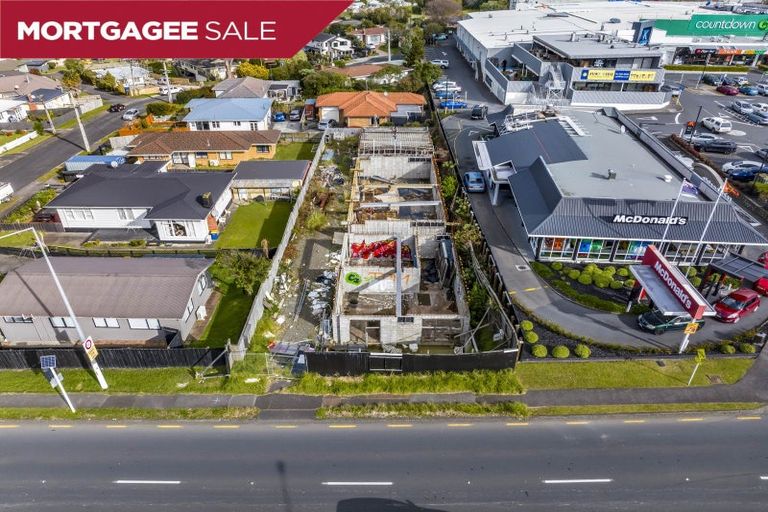 Photo of property in 3370 Great North Road, Glen Eden, Auckland, 0602