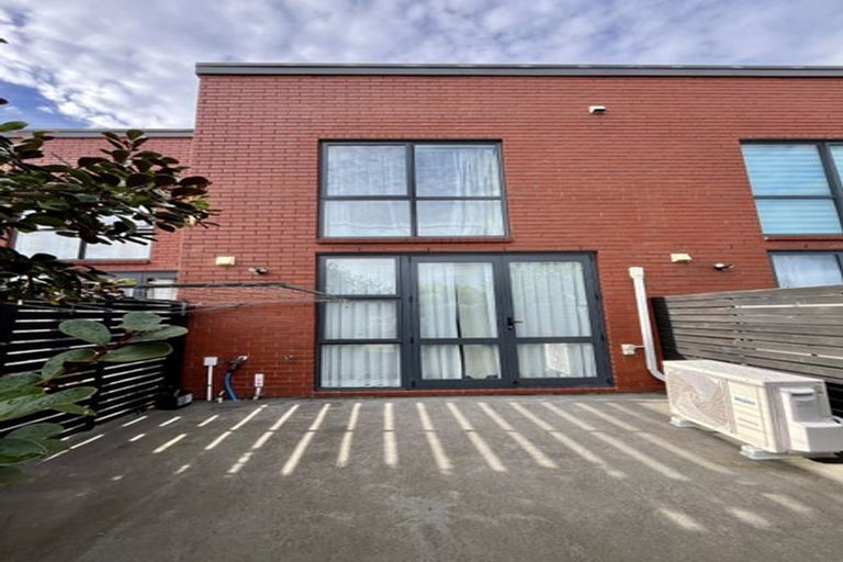 Photo of property in 93 Walsh Road, Papakura, 2110