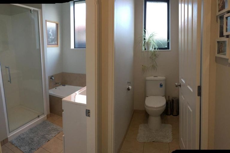 Photo of property in 32 Magnolia Drive, Waiuku, 2123