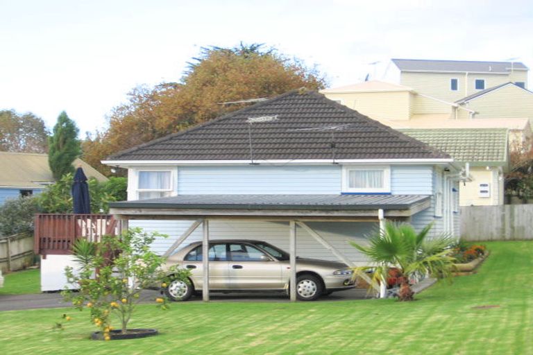 Photo of property in 25 Jelas Road, Red Beach, 0932