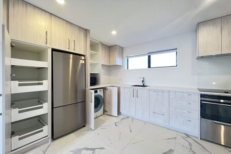 Photo of property in 2/231 Marine Parade, New Brighton, Christchurch, 8061