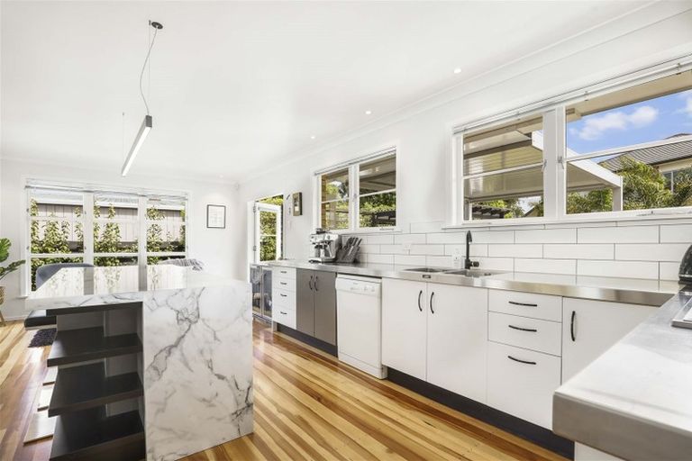 Photo of property in 4 Gordon Street, Hillcrest, Hamilton, 3216