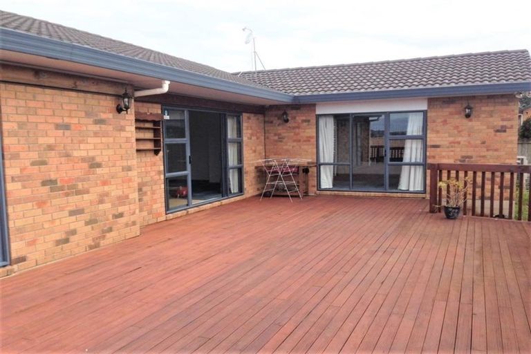 Photo of property in 47 Ruze Vida Drive, Massey, Auckland, 0614