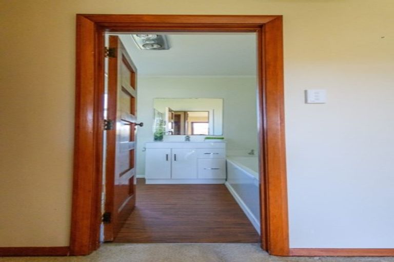 Photo of property in 4 Evatt Street, Bryndwr, Christchurch, 8053