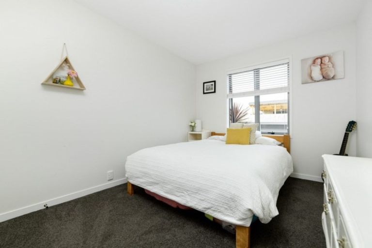 Photo of property in 23 Butterworth Crescent, Papamoa Beach, Papamoa, 3118