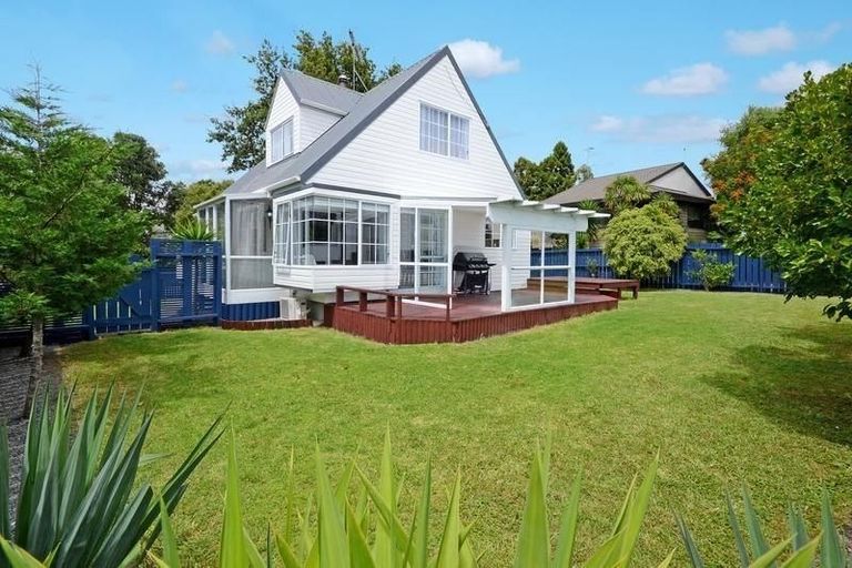 Photo of property in 2/39 Glenvar Road, Torbay, Auckland, 0630