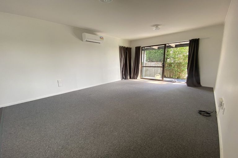 Photo of property in 1/129 Bruce Mclaren Road, Henderson, Auckland, 0612