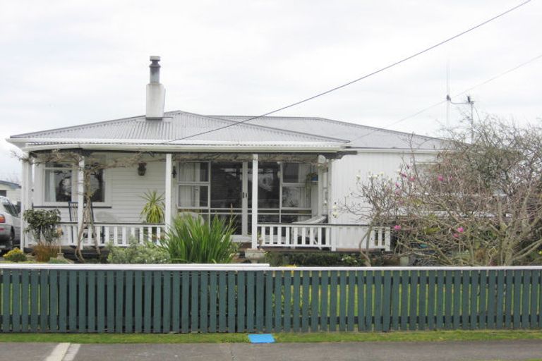 Photo of property in 16 Norfolk Street, Levin, 5510