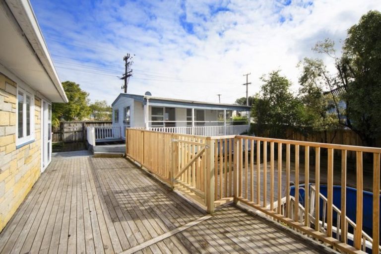 Property details for 2 Alston Avenue, Kelston, Auckland, 0602