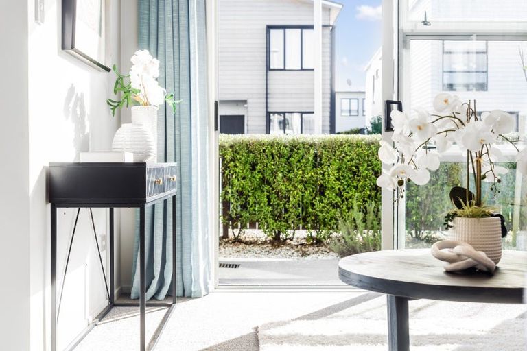 Photo of property in 13 Sacred Kingfisher Road, Hobsonville, Auckland, 0616