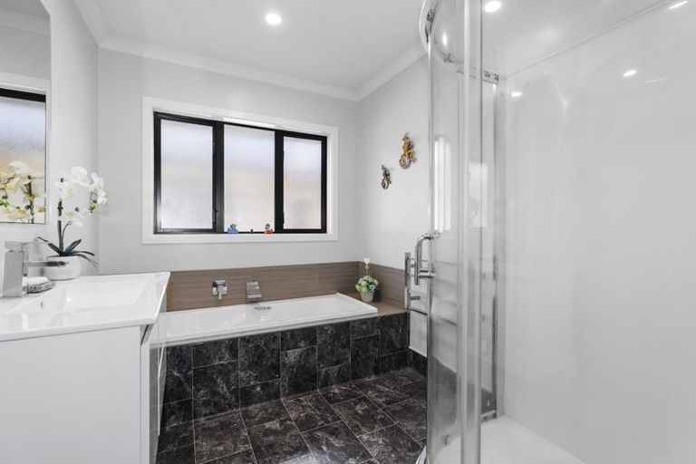 Photo of property in 14 Noumea Drive, Rangatira Park, Taupo, 3330