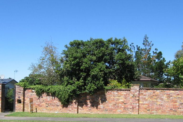 Photo of property in 123 Oreil Avenue, West Harbour, Auckland, 0618