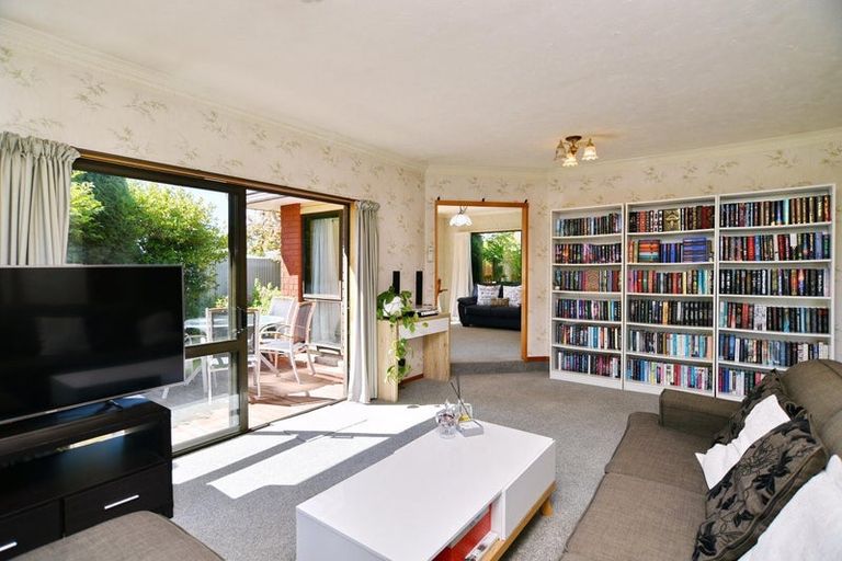 Photo of property in 2 Mayo Place, Belfast, Christchurch, 8051