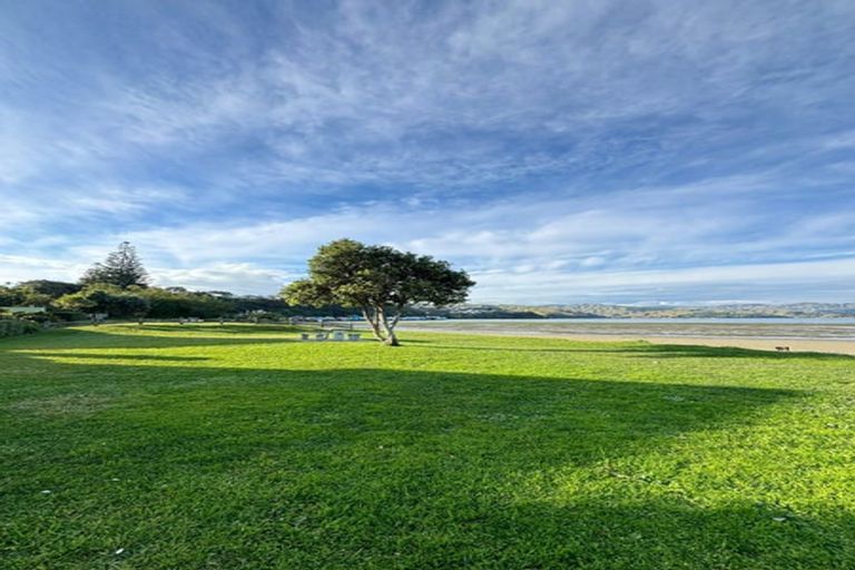 Photo of property in 38 Mana Esplanade, Paremata, Porirua, 5026