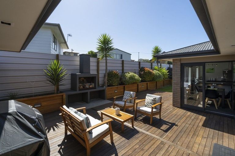 Photo of property in 39 Dahlstrom Grove, Kelvin Grove, Palmerston North, 4414