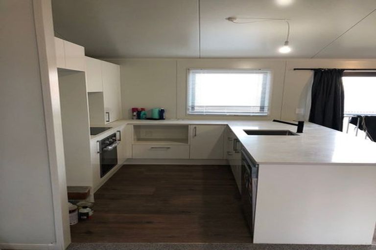 Photo of property in 104a Te Pene Avenue, Titahi Bay, Porirua, 5022