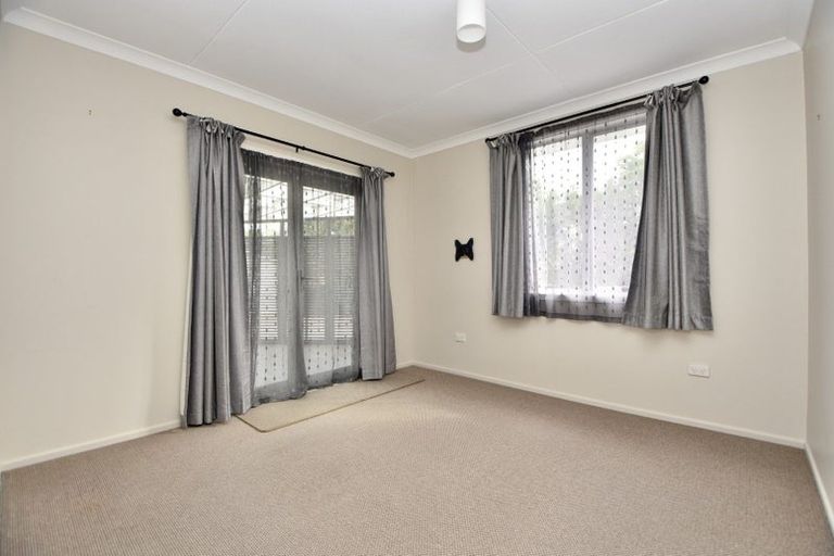 Photo of property in 65 Victoria Street, Carterton, 5713