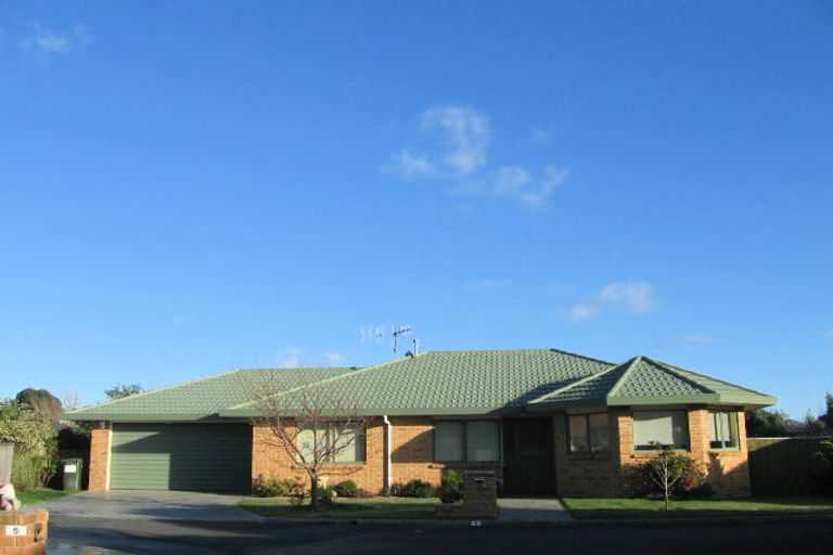 Photo of property in 9 Glen Loch Place, Paraparaumu, 5032