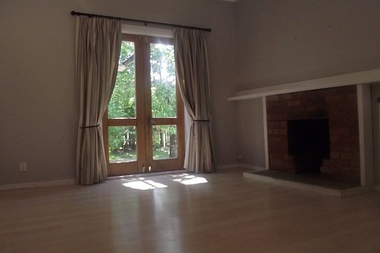 Photo of property in 1 Kent Street, Carterton, 5713