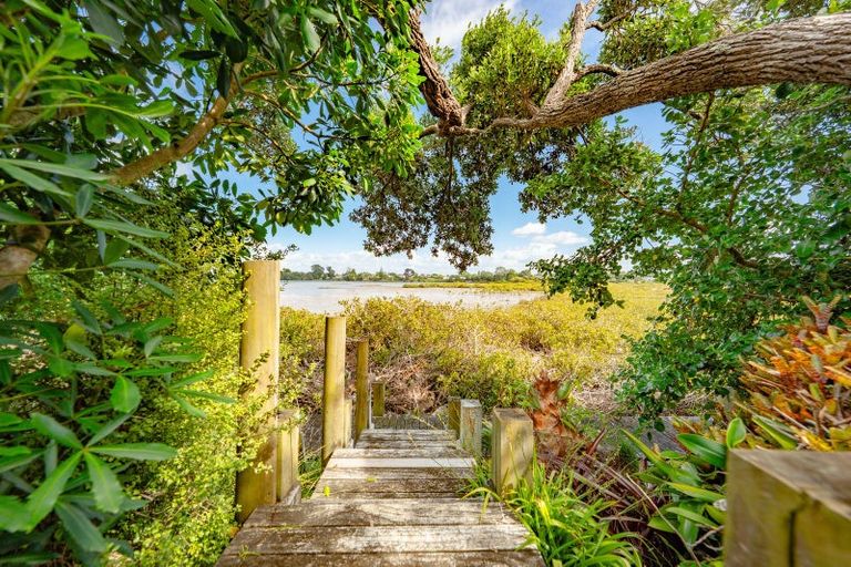 Photo of property in 7 Riverina Avenue, Pakuranga, Auckland, 2010