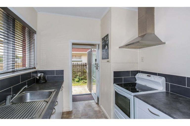 Photo of property in 2/101a Clevedon Road, Papakura, 2110