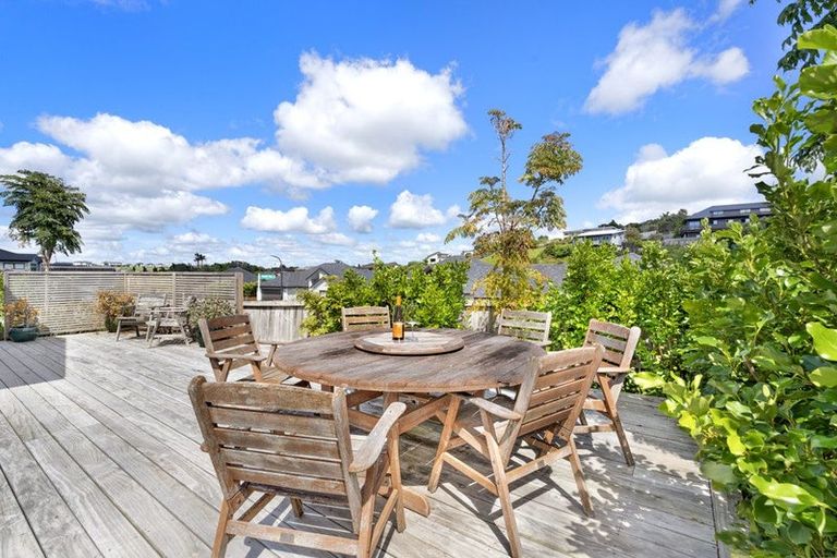 Photo of property in 18 Kahu Close, Orewa, 0931