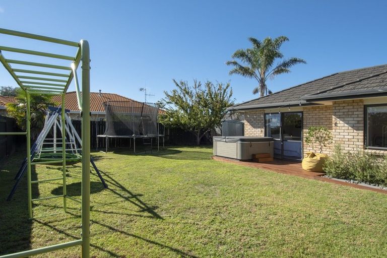 Photo of property in 17 Andalusian Place, Papamoa Beach, Papamoa, 3118