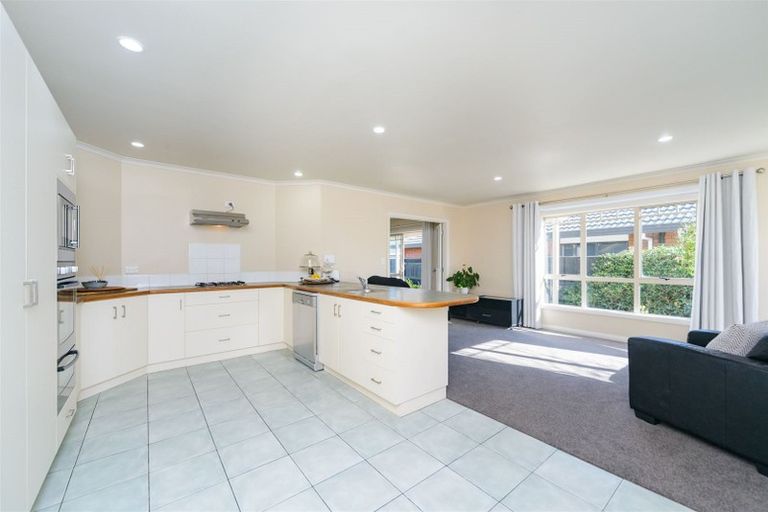 Photo of property in 5 Montana Way, Milson, Palmerston North, 4414