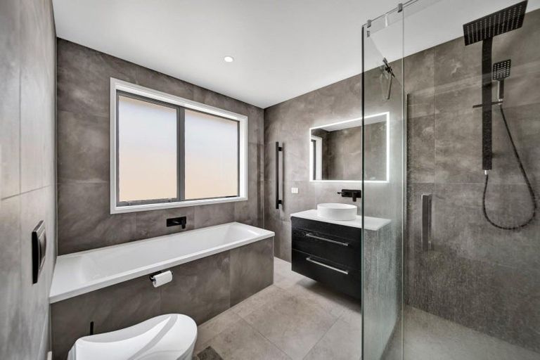 Photo of property in 33 Honeyfield Drive, Whalers Gate, New Plymouth, 4310