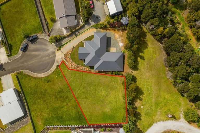 Photo of property in 11 Frangipani Street, Cable Bay, 0420