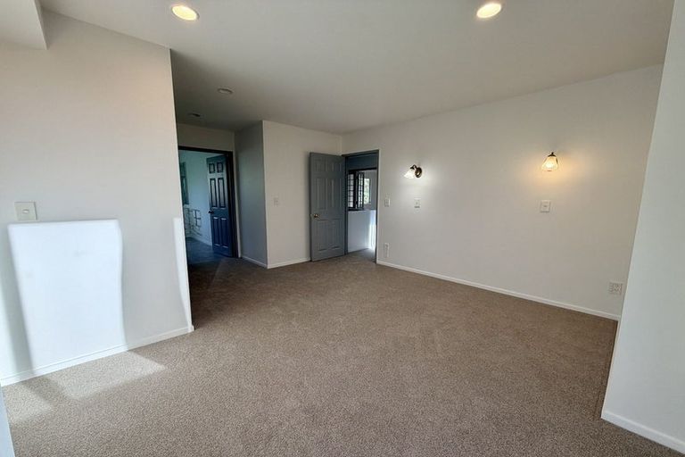 Photo of property in 2/30 Princes Street, Northcote Point, Auckland, 0627