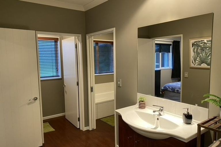 Photo of property in 8 Rossington Drive, West Melton, 7618