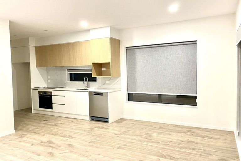 Photo of property in 4b Unsworth Drive, Unsworth Heights, Auckland, 0632