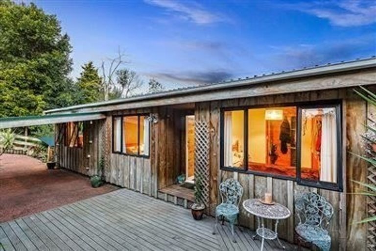 Photo of property in 55 Don Buck Road, Massey, Auckland, 0614