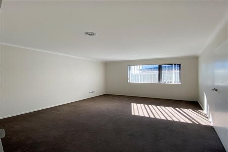 Photo of property in 12 Peerless Avenue, Takanini, 2112