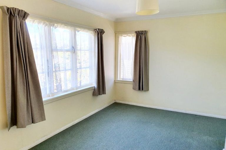 Photo of property in 8a Bledisloe Crescent, Wainuiomata, Lower Hutt, 5014