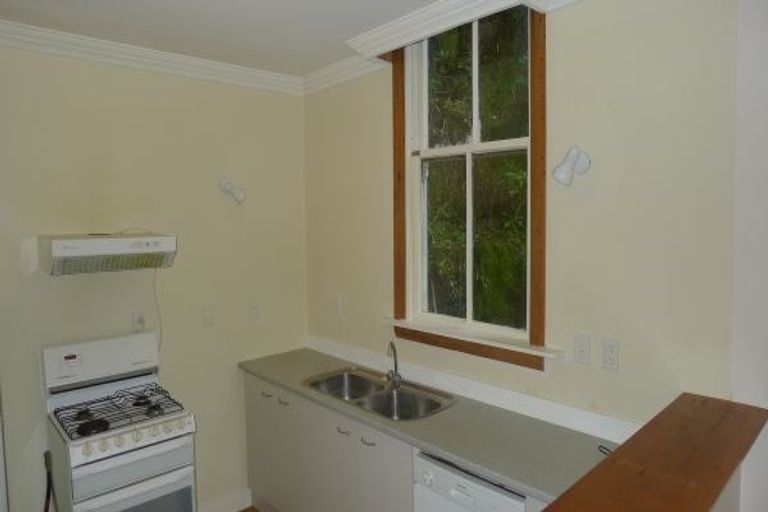 Photo of property in 123a Glenmore Street, Kelburn, Wellington, 6012