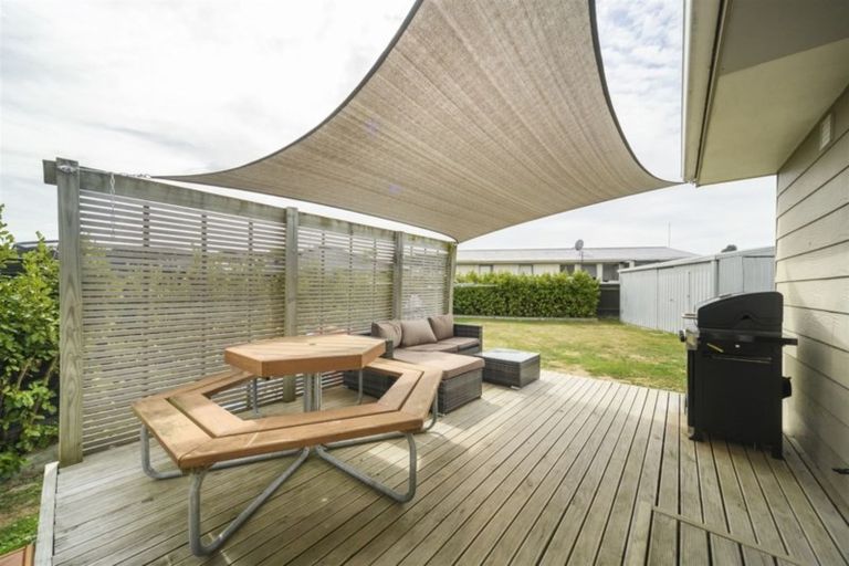 Photo of property in 19 Mcleavey Drive, Kelvin Grove, Palmerston North, 4414