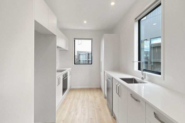 Photo of property in 17b Cessna Crescent, Mangere, Auckland, 2022