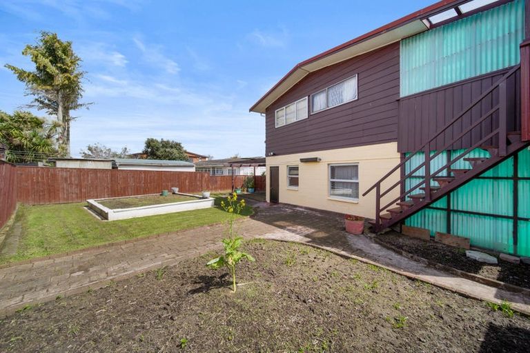 Photo of property in 26 Ewbank Place, Manurewa, Auckland, 2102
