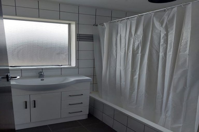 Photo of property in 42 Acacia Street, Kelvin Grove, Palmerston North, 4414