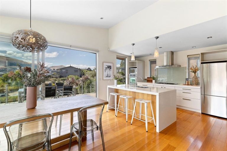 Photo of property in 17 Poplar Drive, Kelvin Heights, Queenstown, 9300