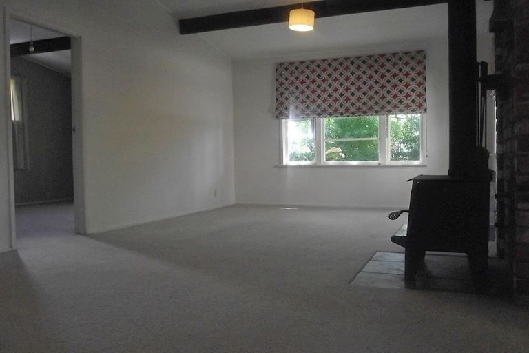 Photo of property in 1 Kent Street, Carterton, 5713