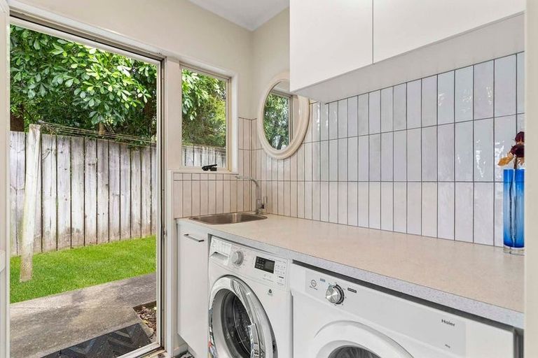 Photo of property in 3/256a Birkdale Road, Birkdale, Auckland, 0626