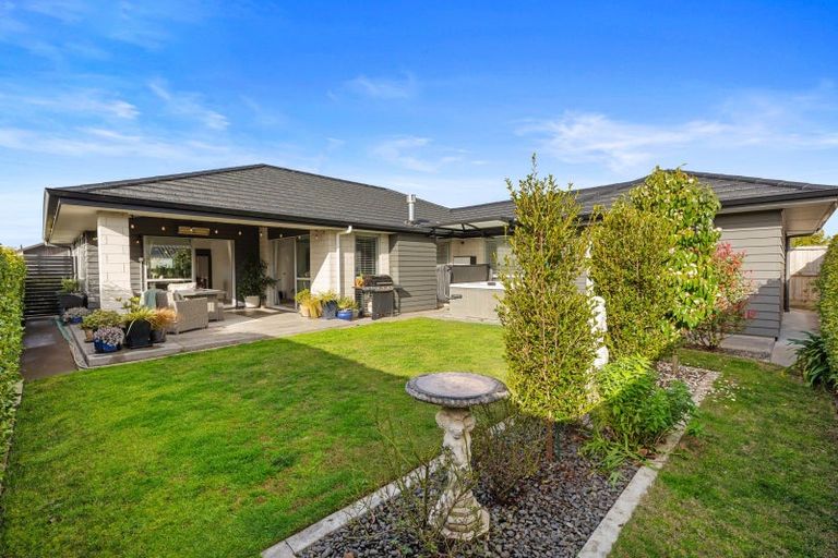Photo of property in 97 Puhirake Crescent, Pyes Pa, Tauranga, 3112