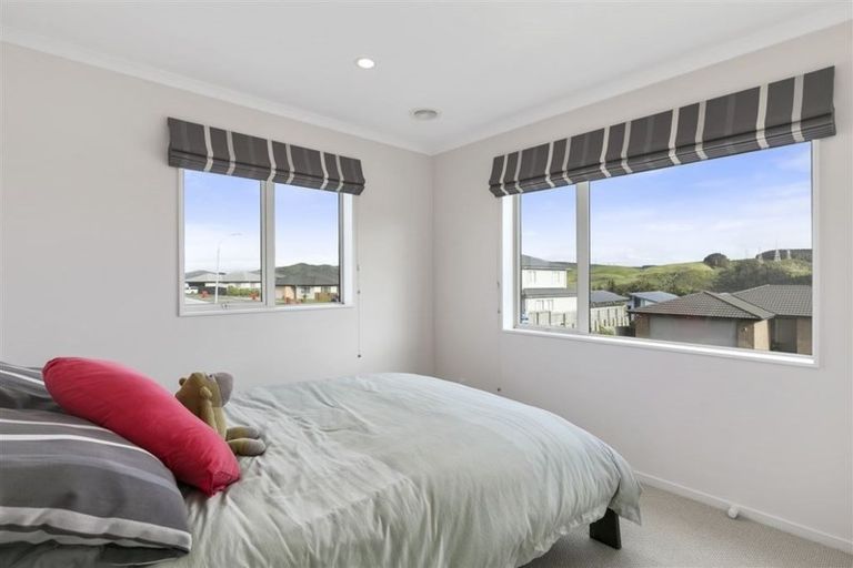 Photo of property in 254 Mark Avenue, Grenada Village, Wellington, 6037