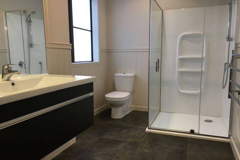 Photo of property in 1a Burford Place, Mellons Bay, Auckland, 2014